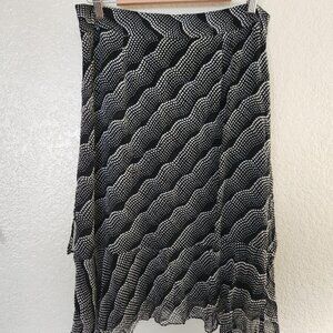 Style and Co women Skirt Black and White Size 12 with side zipper